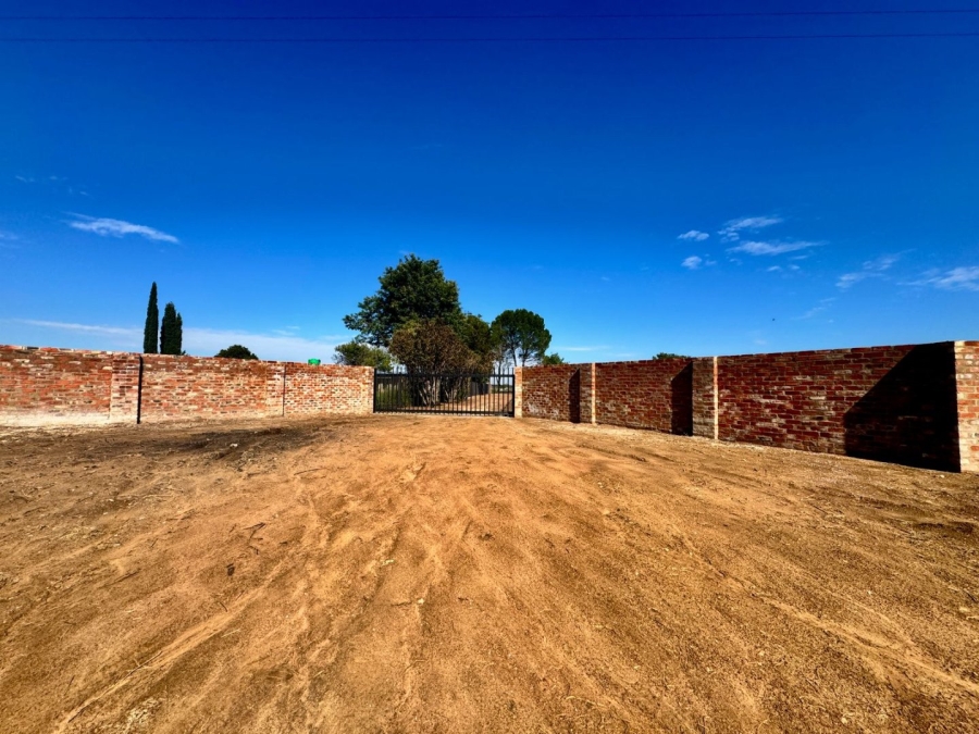 To Let Commercial Property for Rent in Wilgeboom A H North West